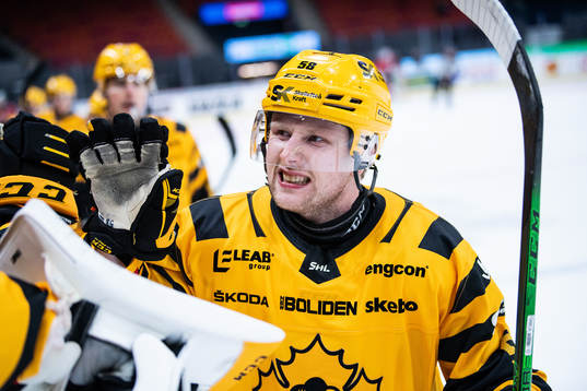 Skellefteås Oskar Nilsson jublar