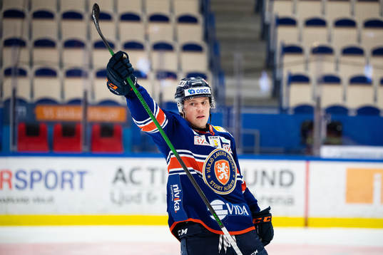 Växjös Joel Persson jublar