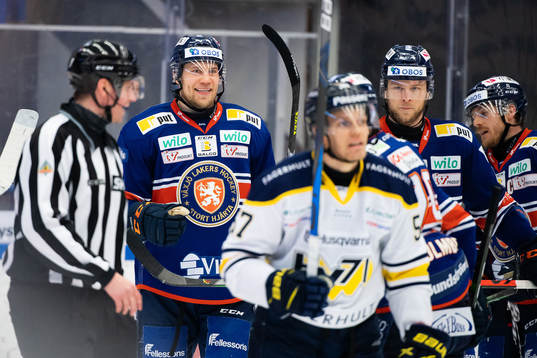 Växjös Ilari Melart jublar