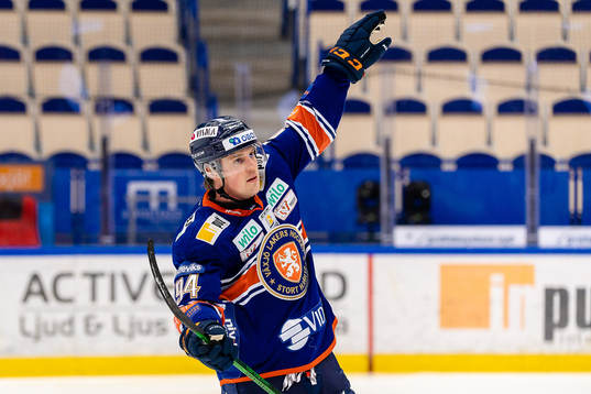 Växjös Joel Persson jublar
