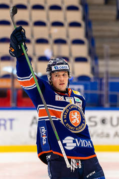 Växjös Joel Persson jublar