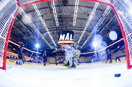 s målvakt Jonas Gunnarsson deppar