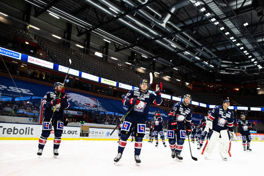 Linköpings spelare jublar