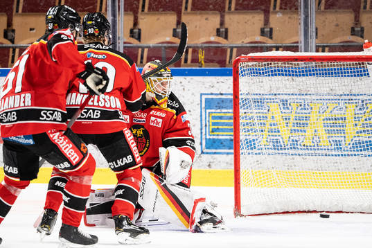 Luleås målvakt Joel Lassinantti deppar