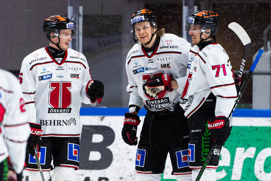 Örebros Rodrigo Abols jublar