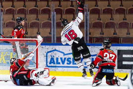 Örebros Rodrigo Abols jublar