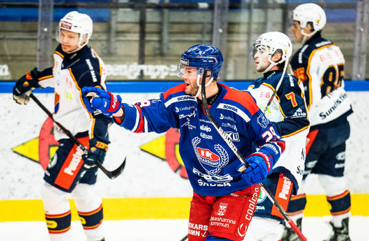 Oskarshamns Kim Rosdahl jublar