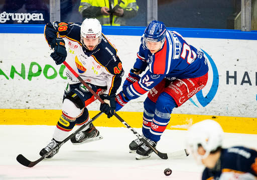 Oskarshamns Kim Strömberg och Djurgårdens Albin Grewe
