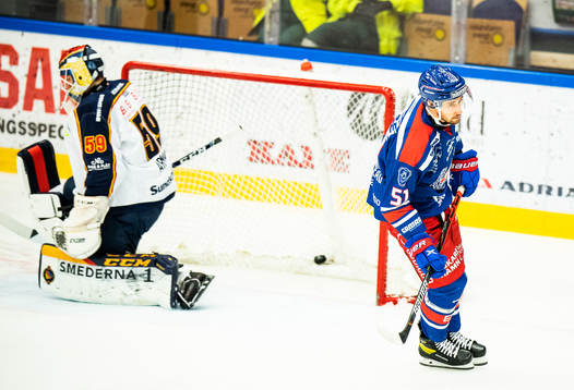Oskarshamns Max Veronneau gör 3-1 på straff bakom