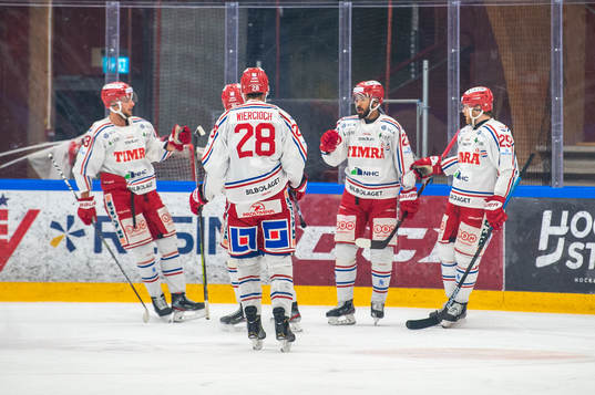 Timrås spelare jublar