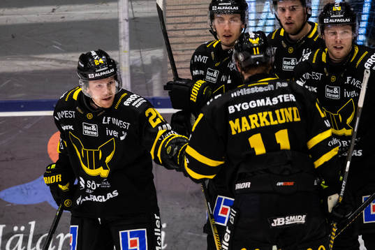 Västerås Joakim Hillding jublar