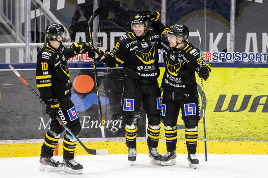 Västerås Lukas Zetterberg jublar