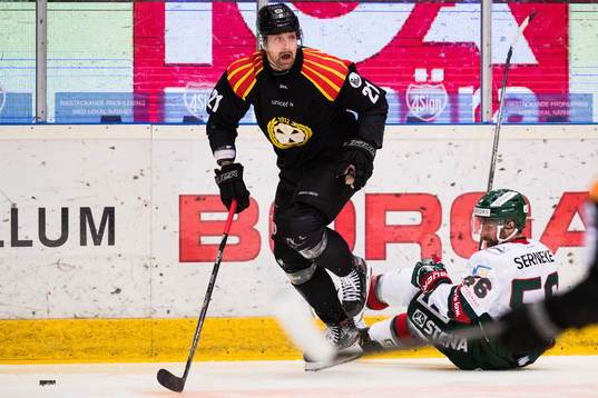 Brynäs Patrik Berglund och Frölundas Jonathan Sigalet