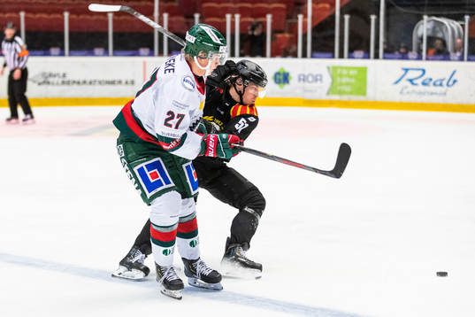 Frölundas Teodor Niederbach och Brynäs Tomi Sallinen