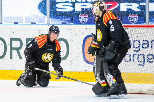 Brynäs Niclas Andersén har ont