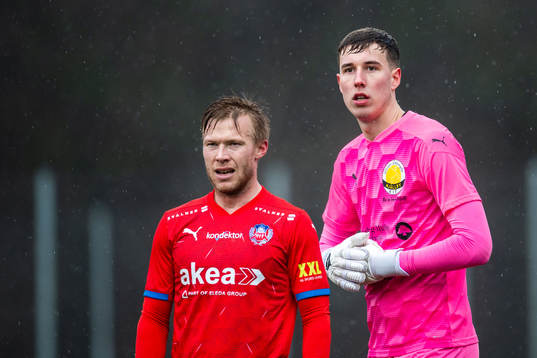 Helsingborgs Andreas Landgren och Mjällbys målvakt Samuel