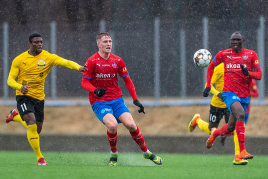 Mjällbys Neftali Benedic Manzambi mot Helsingborgs Casper