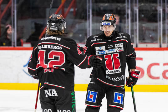 Örebros Borna Redulic jublar