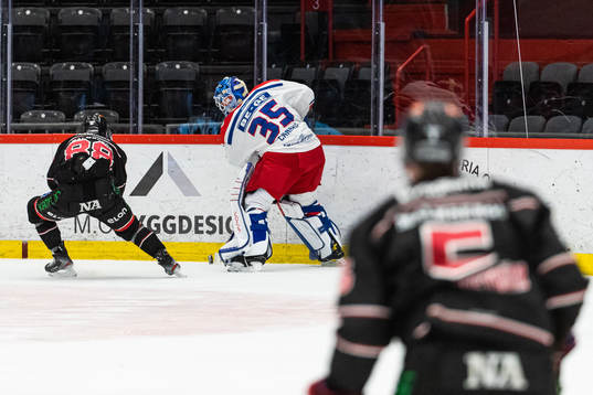 Örebros Joonas Rask och Oskarshamns målvakt Joe Cannata