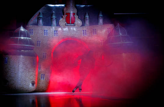 Örebros Stefan Warg gör entré genom Örebro slott