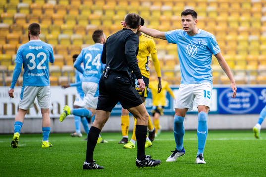 Malmö FFs Anel Ahmedhodzic reagerar