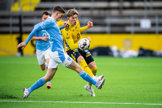 Malmö FFs Lorik Konjuhi och Elfsborgs Noah Söderberg