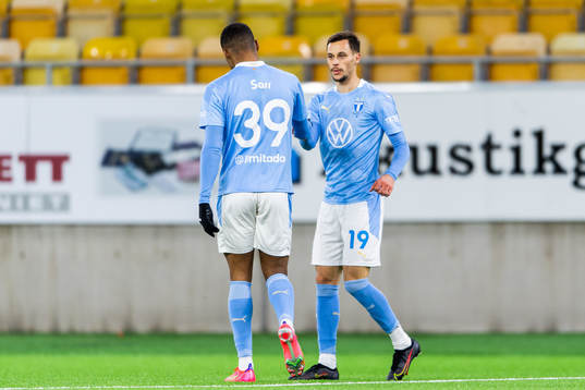 Malmö FFs Amin Sarr och Veljko Birmancevic jublar