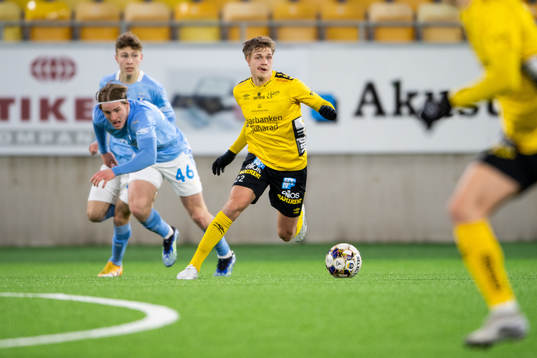 Elfsborgs Kevin Holmén och Malmö FFs Markus Björkqvist