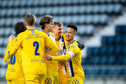IFK Göteborgs spelare jublar