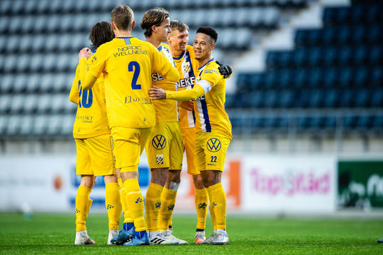 IFK Göteborgs spelare jublar