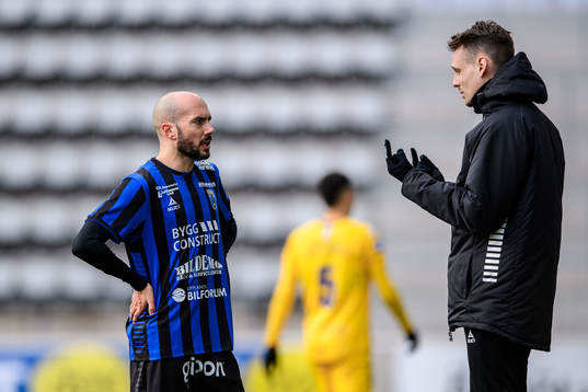 Sirius Karl Larson och tränare Daniel Bäckström
