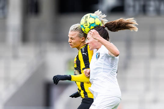 Häckens Lotta Ökvist och Växjös Madeline Gotta