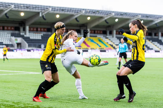 Häckens Luna Nörgaard Gevitz och Hanna Wijk