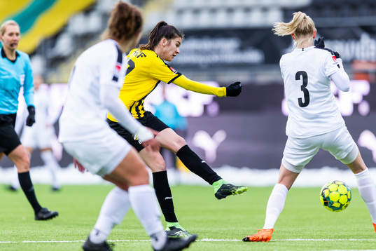 Häckens Anna Julia Csiki skjuter