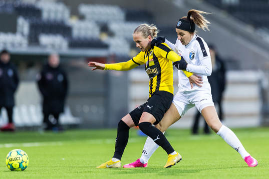 Häckens Filippa Curmark och Växjös Andrea Mist Palsdottir