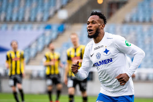 IFK Norrköpings Samuel Adegbenro jublar