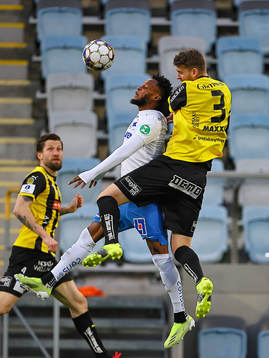 IFK Norrköpings Samuel Adegbenro och Häckens Johan Hammar