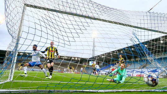 Mål 1-0 av IFK Norrköpings Samuel Adegbenro förbi