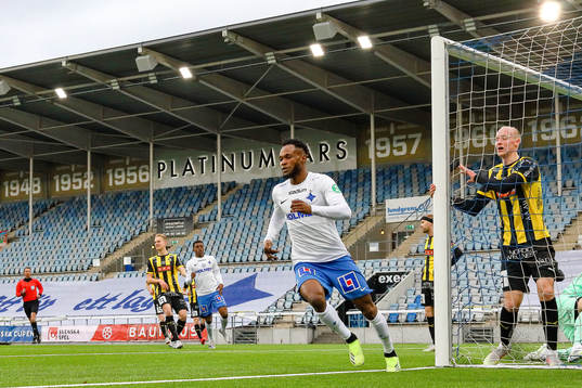 IFK Norrköpings Samuel Adegbenro jublar
