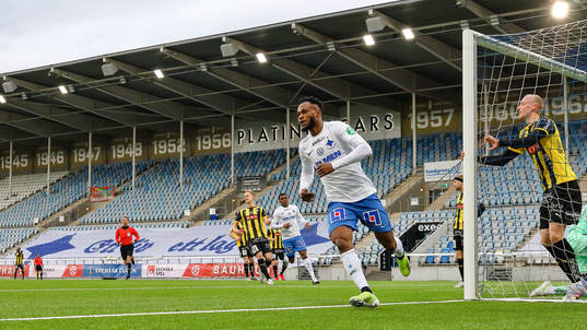 IFK Norrköpings Samuel Adegbenro jublar