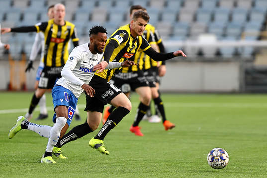 IFK Norrköpings Samuel Adegbenro och Häckens Johan Hammar