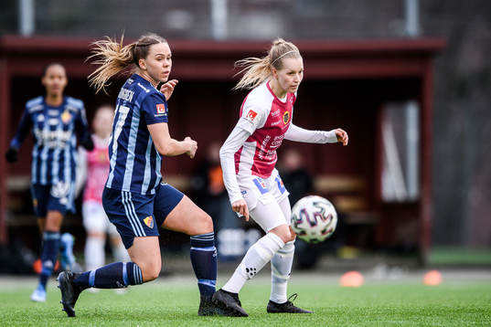 Djurgårdens Hanna Ekengren och Uppsalas Beatrice Gärds