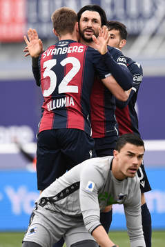 Mattias Svanberg of Bologna celebrates
