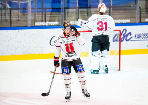 Örebros Robin Salo och målvakt Jonas Arntzen deppar