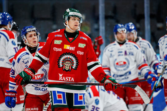 Frölundas Linus Nässén deppar
