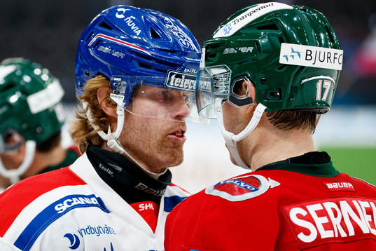 Oskarshamns Philip Samuelsson och Frölundas Robin Alvarez
