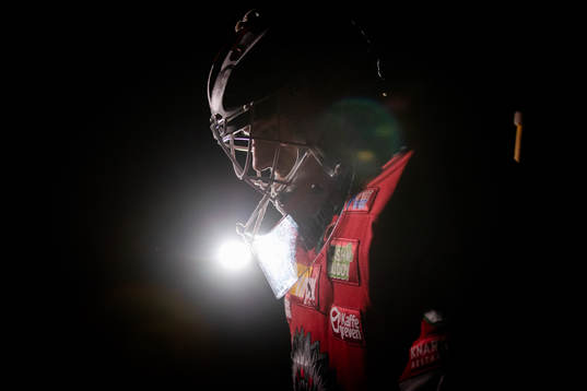 Frölundas målvakt Johan Mattsson innan ishockeymatchen i