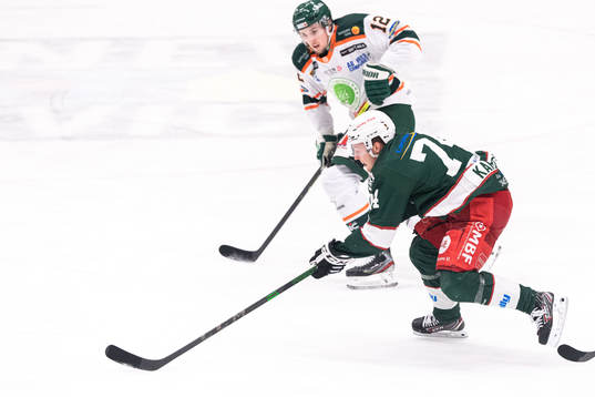 Väsbys Pontus Karlsson och Kristianstads William Pethrus
