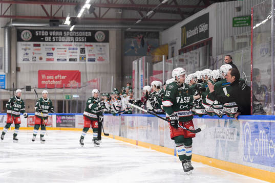 Väsbys Tobias Lindberg jublar