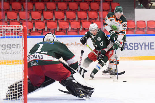 Väsbys Joakim Lillehöök och Kristianstads Jakob Bondesson